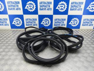 Уплотнитель двери Лада Веста 2019 Б/У Уплотнитель двери Лада Веста 2019