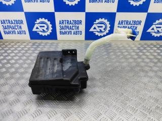 Запчасть бачок омывателя лобового стекла Skoda Superb 2012