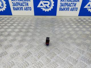 Кнопка открывания багажника Volkswagen Passat 2011