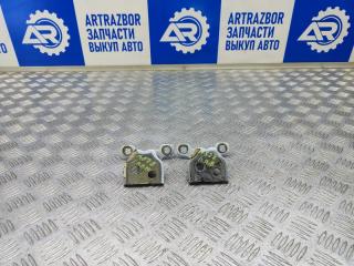 Запчасть петля двери передней правой Renault Duster 2021