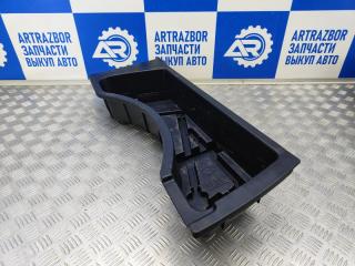 Запчасть ящик для инструментов Toyota Harrier 1998