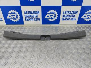 Запчасть накладка замка багажника Toyota Harrier 1998