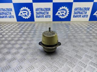 Опора двигателя правая Volkswagen Touareg 2009 Б/У Опора двигателя правая Volkswagen Touareg 2009