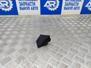 Запчасть накладка крышки багажника задняя правая Peugeot 308 2011