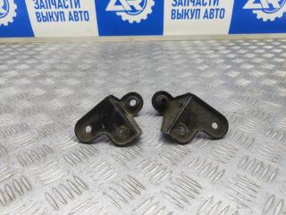 Запчасть кронштейн радиатора Cadillac SRX 2008