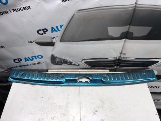 Накладка проема багажника задняя Peugeot 308