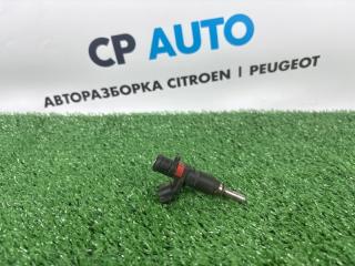 Запчасть форсунка топливная Peugeot 308 2010