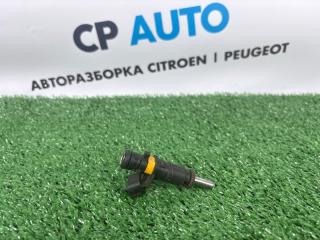 Фото запчасти форсунка топливная Peugeot 308 2012 Б/У запчасть Запчасть форсунка топливная Peugeot 308 2012