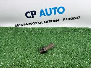 Запчасть датчик давления масла двс Peugeot 308 2010