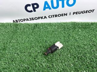 Фото запчасти датчик включения стопсигнала Peugeot 307 2005 Б/У запчасть Запчасть датчик включения стопсигнала Peugeot 307 2005