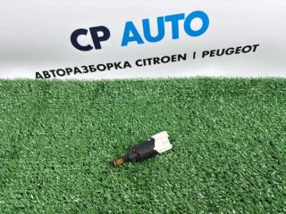Фото запчасти датчик включения стопсигнала Citroen C4 2005 Б/У запчасть Запчасть датчик включения стопсигнала Citroen C4 2005