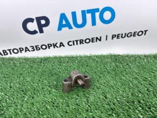 Фото запчасти бугель (шейка) вала подъема клапанов Peugeot 308 2013 Б/У запчасть Запчасть бугель (шейка) вала подъема клапанов Peugeot 308 2013