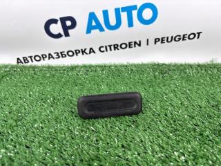 Кнопка открывания багажника Peugeot 308 2010 Б/У Кнопка открывания багажника Peugeot 308 2010