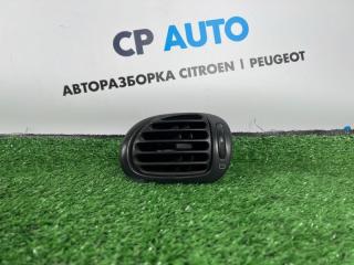 Дефлектор воздушный правый Peugeot 206 2006 Б/У Дефлектор воздушный правый Peugeot 206 2006