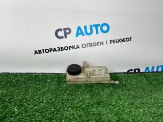 Фото запчасти бачок тормозного цилиндра Peugeot 307 2005 Б/У запчасть Запчасть бачок тормозного цилиндра Peugeot 307 2005