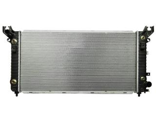 Запчасть радиатор охлаждения двигателя Chevrolet Tahoe 2013-2021