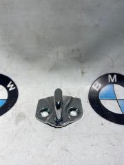 Петля замка двери BMW 745Li E66 N62b44 Петля замка двери BMW 745Li E66 N62b44