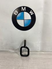 Ответные части замков капота BMW 750i 2005