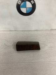 Накладка в салоне правая BMW 745i 2001