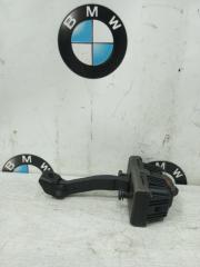 Ограничитель двери передний BMW 120d 2007