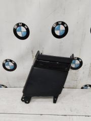 Обшивка средней стойки правая BMW 530d 2009