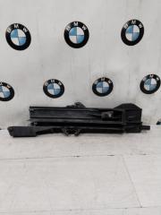 Кронштейн радиатора правый BMW X5 3.0d 2007