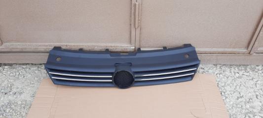Решетка радиатора передняя Volkswagen polo 2009-2015