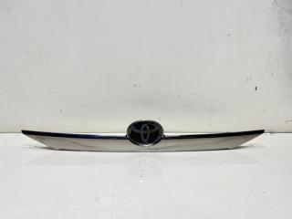 Запчасть накладка крышки багажника задняя Toyota camry 2012-2015