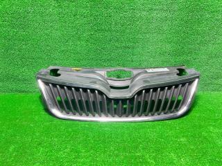 Решетка радиатора передняя Skoda rapid 2012-2019