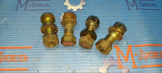 Болт MITSUBISHI PAJERO V26W 4M40-T