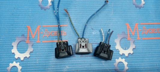 Разъем моторчика омывателя IPSUM 1997 SXM10 3S-FE