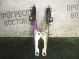 Запчасть крепление капота Lincoln Navigator