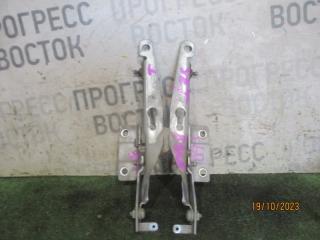 Запчасть крепление капота Volvo S60