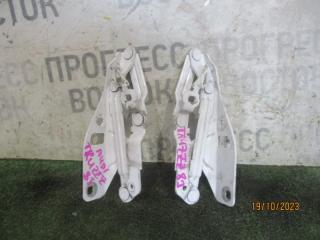 Запчасть крепление капота Audi TT