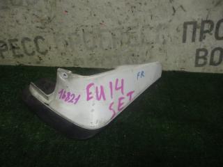 Запчасть брызговик передний правый Nissan Bluebird