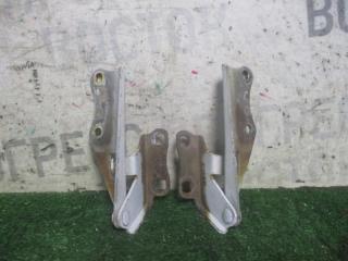 Запчасть крепление капота Nissan Cefiro