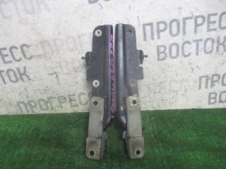 Запчасть крепление капота Ford Explorer