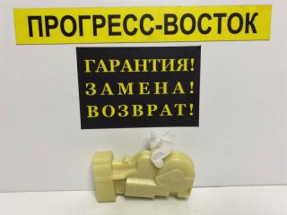 Активатор замка двери передний правый RX300 MCU15