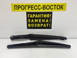 Дворник двери багажника Toyota Land Cruiser Prado
