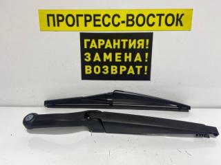 Дворник двери багажника задний Toyota Land Cruiser Prado