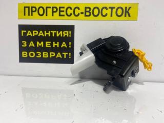 Замок двери багажника Lexus LX450d
