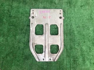 Фото запчасти защита двигателя Subaru Impreza WRX STI контрактная запчасть Запчасть защита двигателя Subaru Impreza WRX STI
