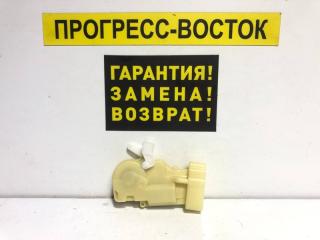 Активатор замка двери передний левый RX300 MCU15