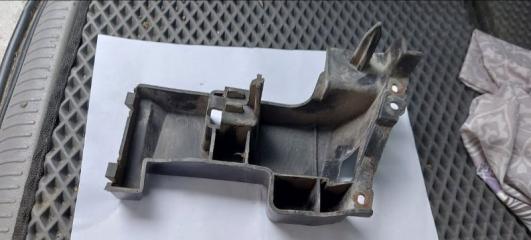 Запчасть кронштейн бампера передний левый Mazda Mazda3 2003-2006