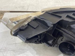 Фара ксеноновая правая Audi Q3 8U