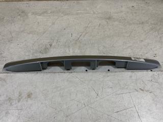 Накладка двери багажника Toyota Avensis