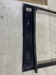 Рамка стекла двери задняя правая Escalade GMT900