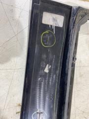 Рамка стекла двери задняя правая Escalade GMT900