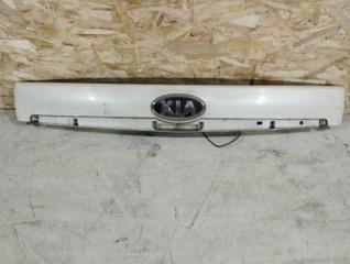 Накладка двери багажника Kia Carnival