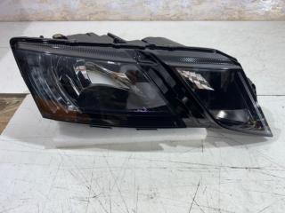 Фара галогеновая правая Skoda Octavia 2017-2020